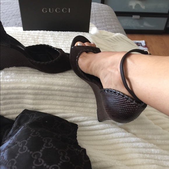 Gucci Shoes - Gucci suede and leather chocolate/Cocoa sandals